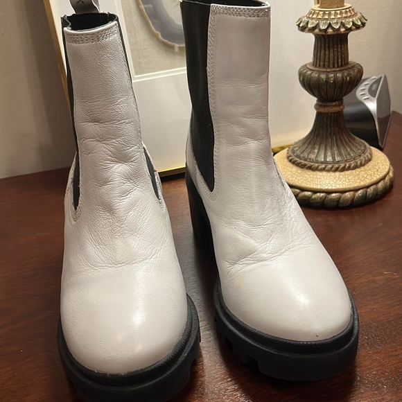 Enjoiya Dana White Leather Heeled Ankle Boots size 6.5 US 37 EUC - Picture 4 of 14